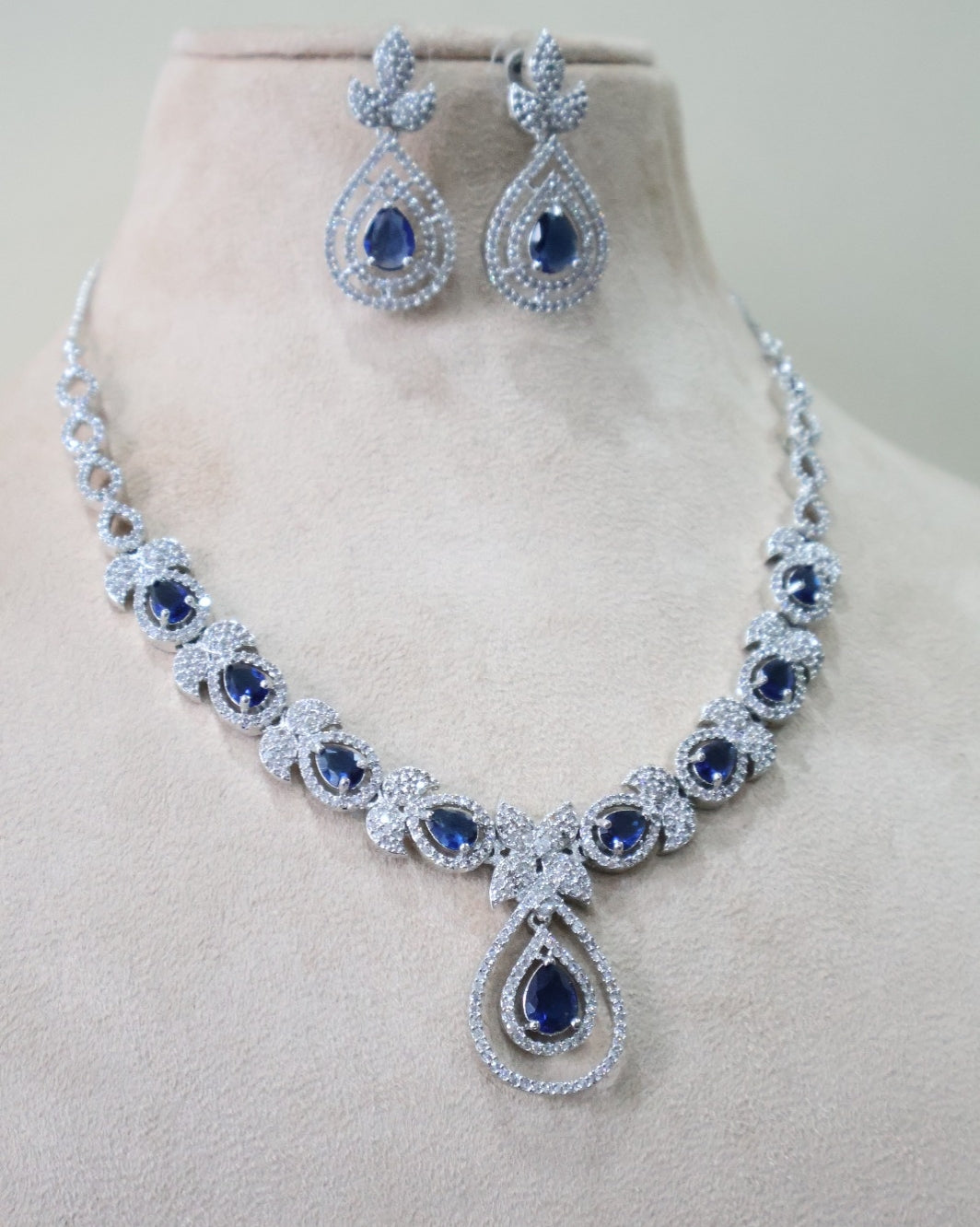 Vibrant Blue Jewellery Set SIVA by Anika