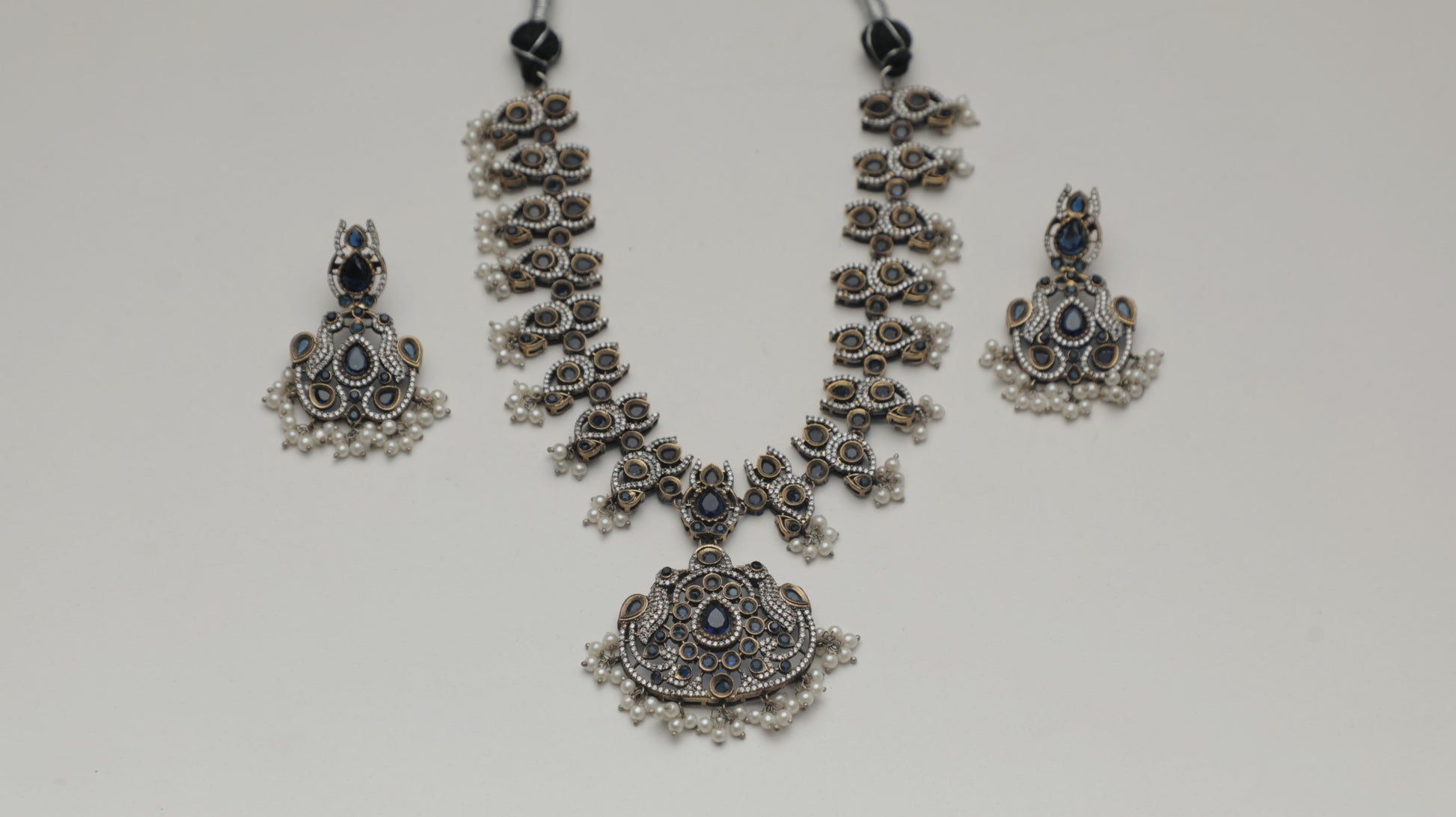 Shimmering Victorian Necklace SIVA by Anika