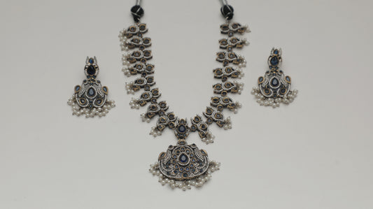 Shimmering Victorian Necklace SIVA by Anika