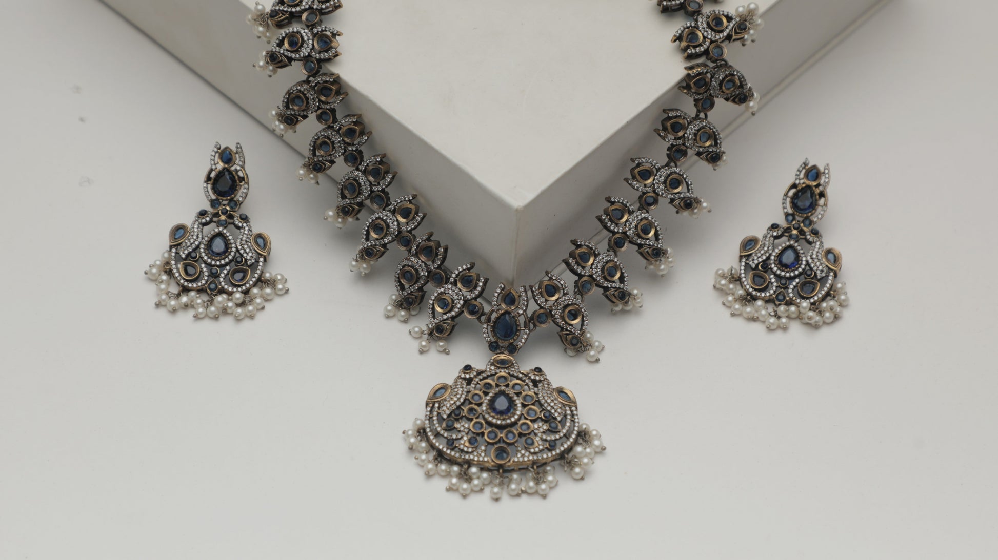Shimmering Victorian Necklace SIVA by Anika
