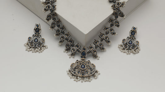 Shimmering Victorian Necklace SIVA by Anika