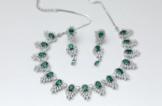 Graceful Green Jewellery Set SIVA by Anika